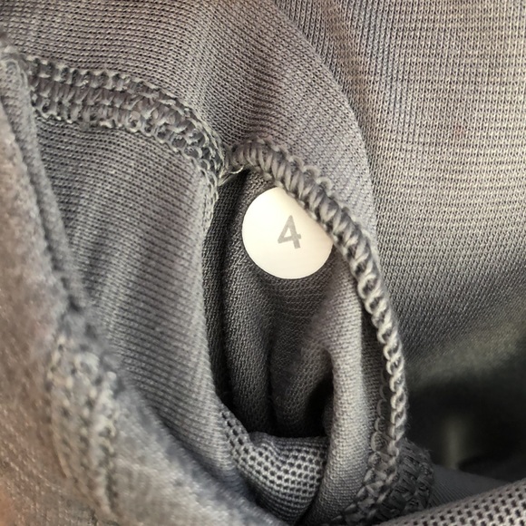 Grey lulu yoga tank - Picture 4 of 4